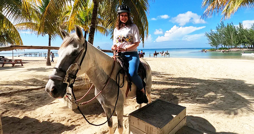 Horseback Riding Roatan