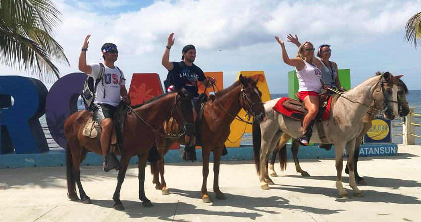 Horseback Riding Roatan