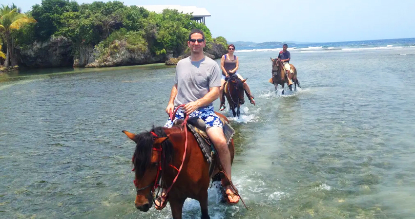 Horseback Riding Roatan