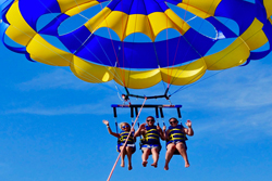 Roatan Parasailing, West Tour & Shuttle